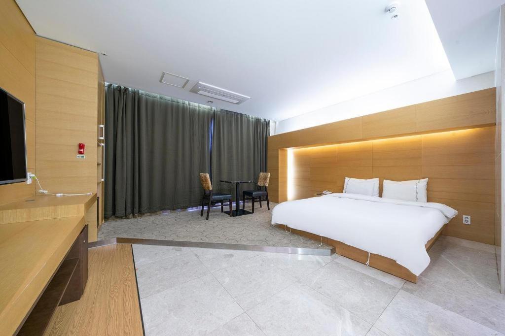 Business Design Hotel Luv Incheon Exterior foto
