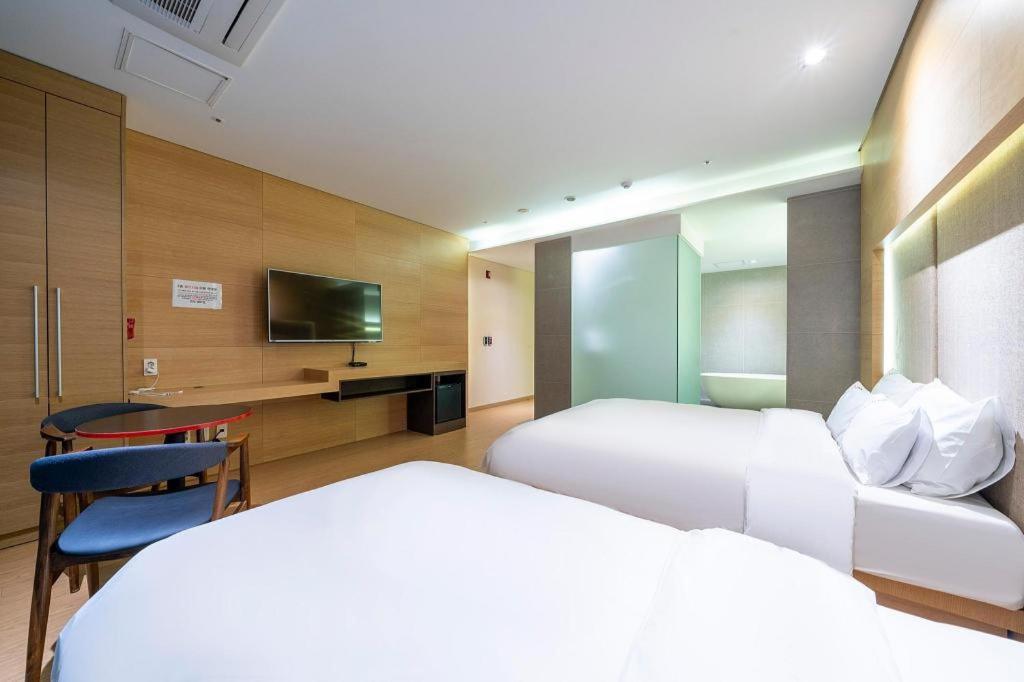 Business Design Hotel Luv Incheon Exterior foto