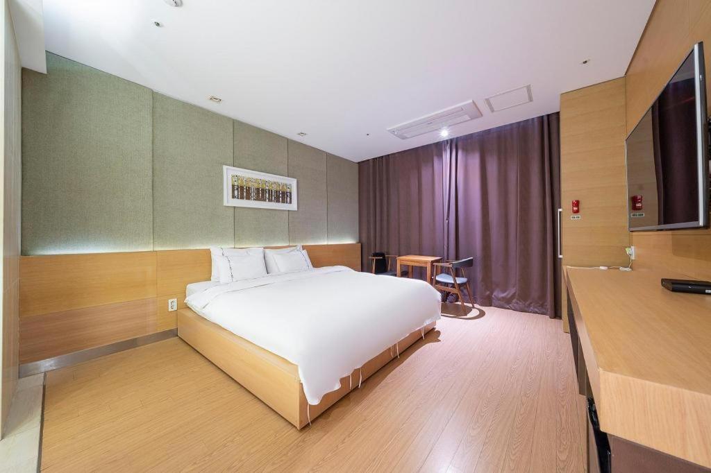 Business Design Hotel Luv Incheon Exterior foto