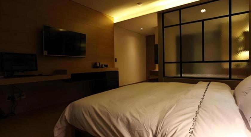 Business Design Hotel Luv Incheon Exterior foto