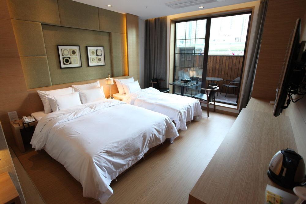Business Design Hotel Luv Incheon Exterior foto